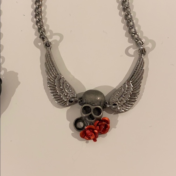 Necklaces - Picture 3 of 7